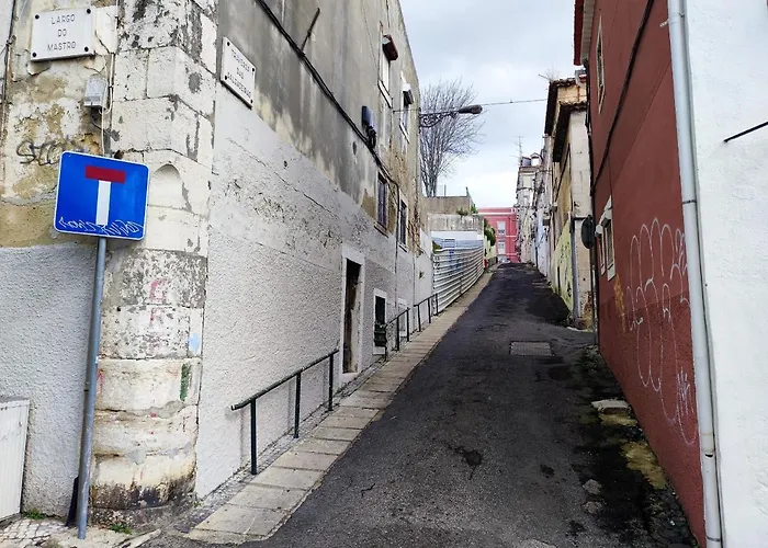 Lisbon, Renewed T1 With Pateo Near Martires Da Patria Apartamento *