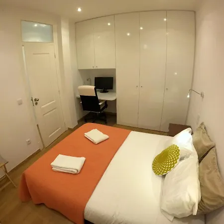 Lisbon, Renewed T1 With Pateo Near Martires Da Patria Apartment Lisbon