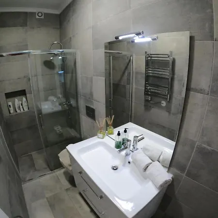 Appartement Lisbon, Renewed T1 With Pateo Near Martires Da Patria *
