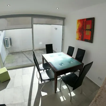 Lisbon, Renewed T1 With Pateo Near Martires Da Patria Apartment