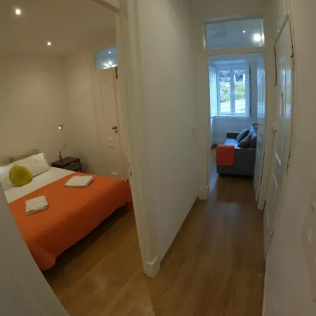 Apartment Lisbon, Renewed T1 With Pateo Near Martires Da Patria