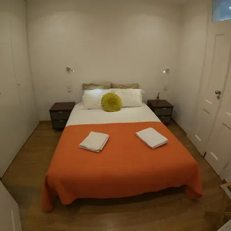 Lisbon, Renewed T1 With Pateo Near Martires Da Patria Apartment Lisbon