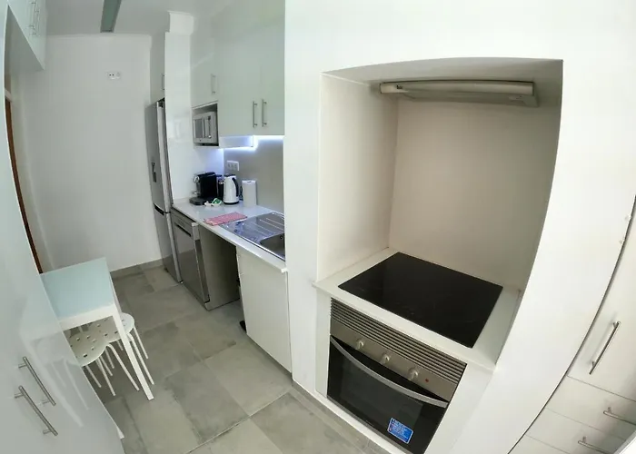 Appartement Lisbon, Renewed T1 With Pateo Near Martires Da Patria *