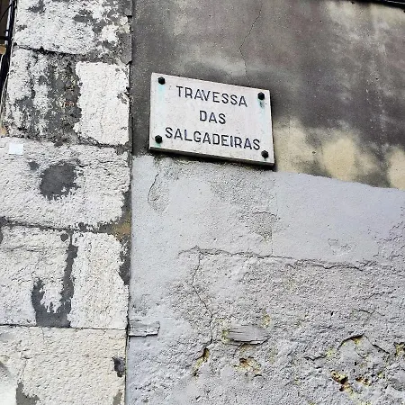 Διαμέρισμα Lisbon, Renewed T1 With Pateo Near Martires Da Patria Lisboa